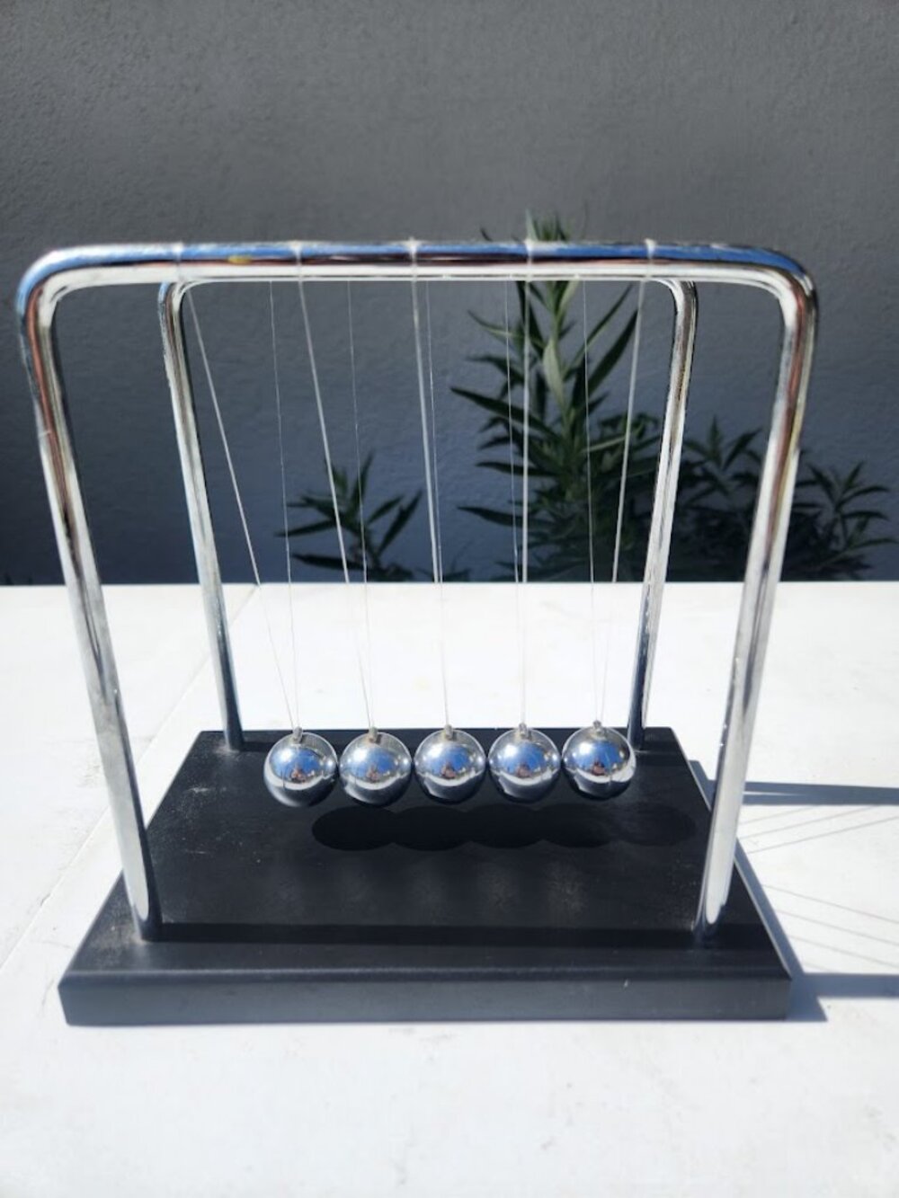 Large Newtons Cradle Balance Pendulum Physics 5 Balls Kinetic Toy Office Home De